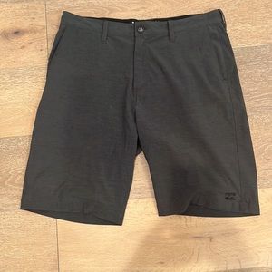 Billabong  Crossfire Submersible Short. Size 33. Color Asphalt (dark gray).